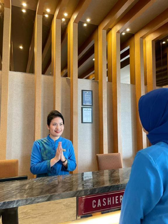 The Crew Hotel Kualanamu International Airport Медан Экстерьер фото