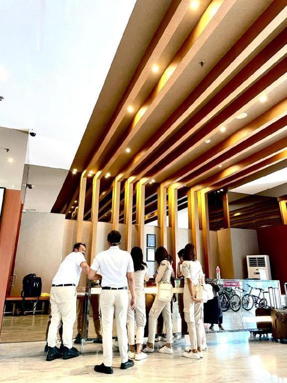 The Crew Hotel Kualanamu International Airport Медан Экстерьер фото