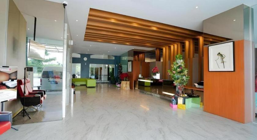 The Crew Hotel Kualanamu International Airport Медан Экстерьер фото