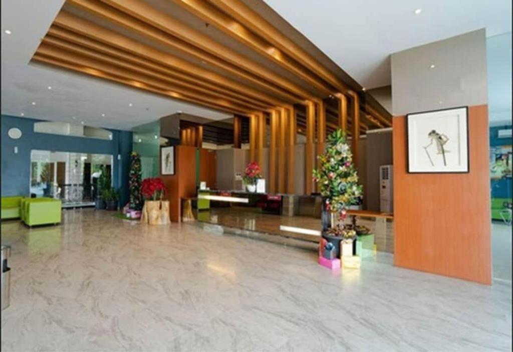 The Crew Hotel Kualanamu International Airport Медан Экстерьер фото